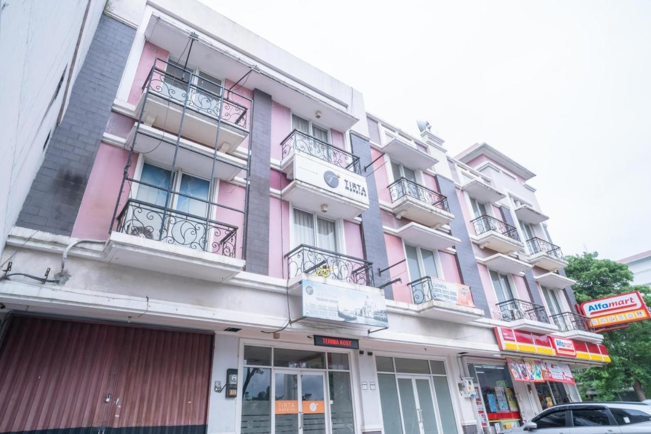 Reddoorz At Tirta Mansion Paramount Gading Cicayur Exterior photo